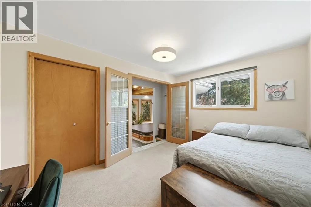 16 REDWOOD Court