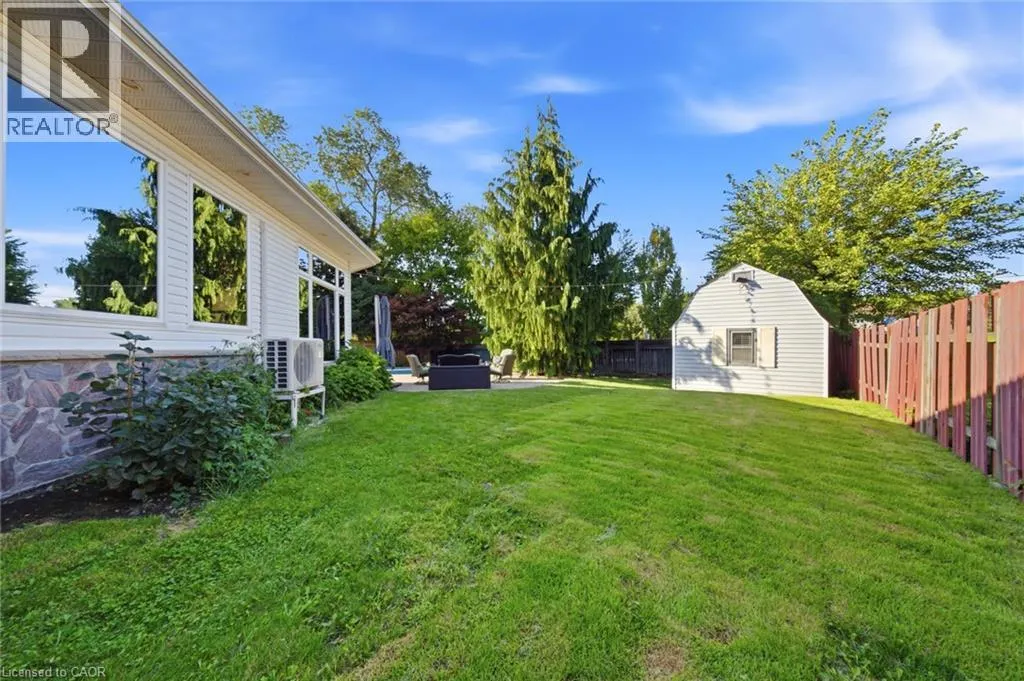 16 REDWOOD Court