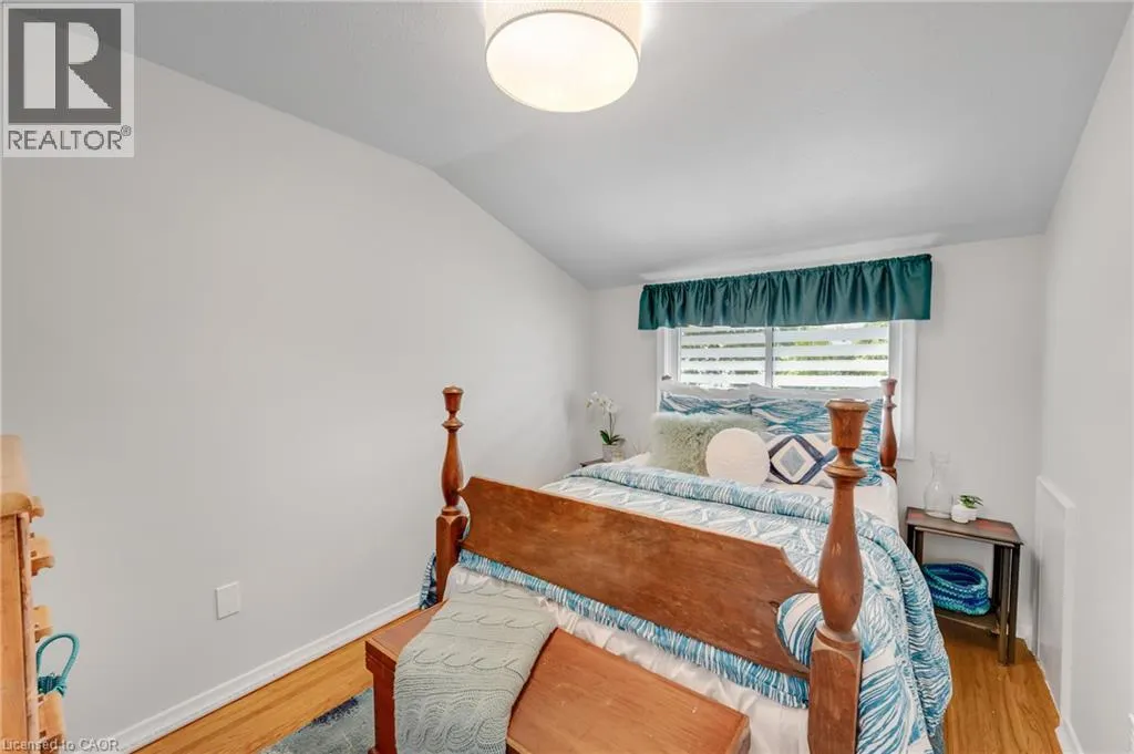 10 GOLDFINCH Road