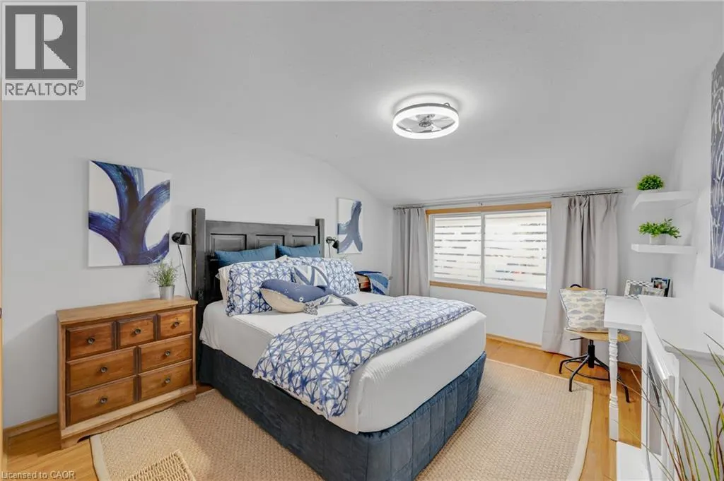 10 GOLDFINCH Road