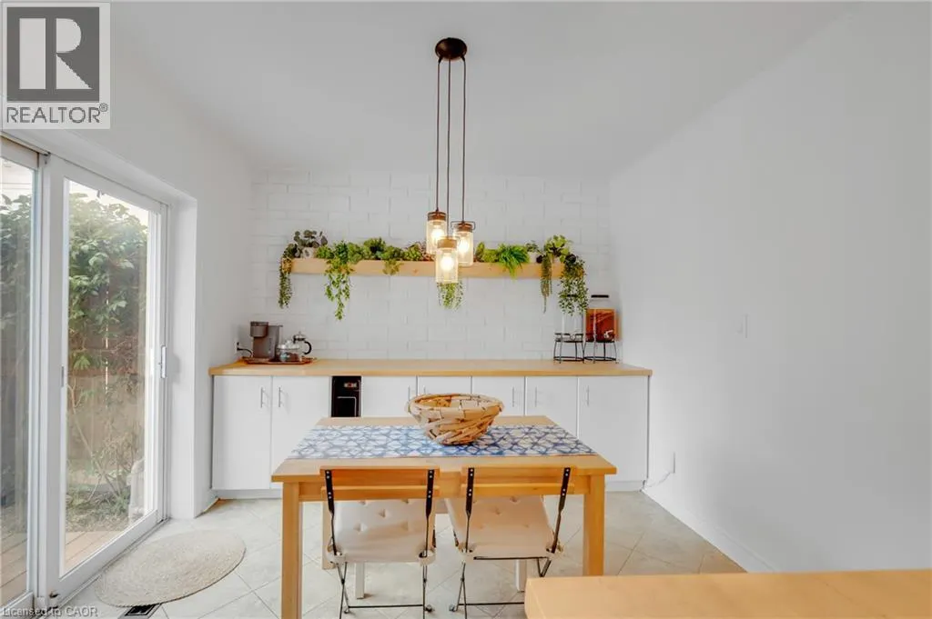 10 GOLDFINCH Road