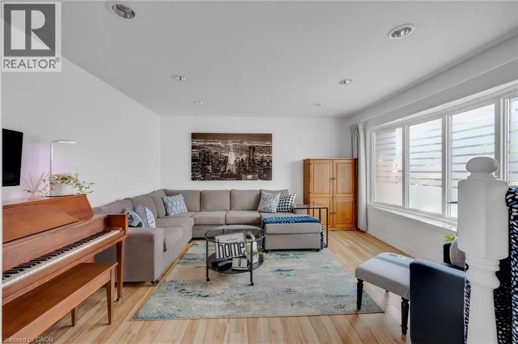 10 GOLDFINCH Road