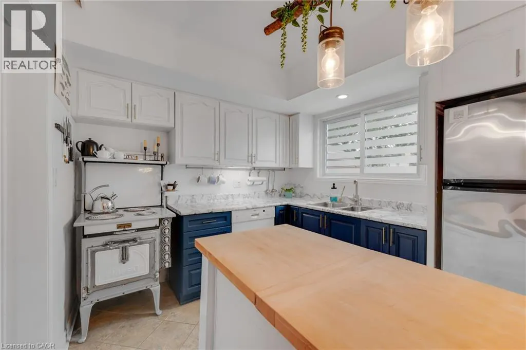 10 GOLDFINCH Road