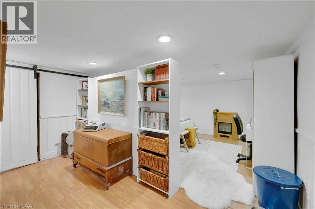 10 GOLDFINCH Road