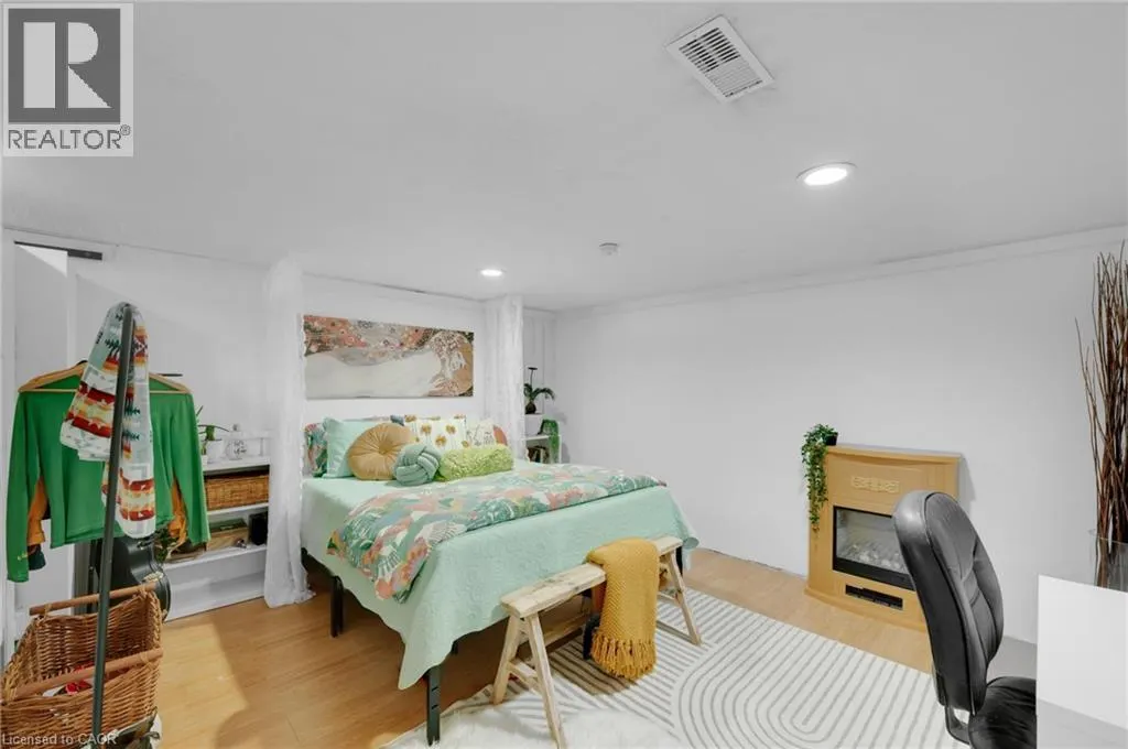 10 GOLDFINCH Road