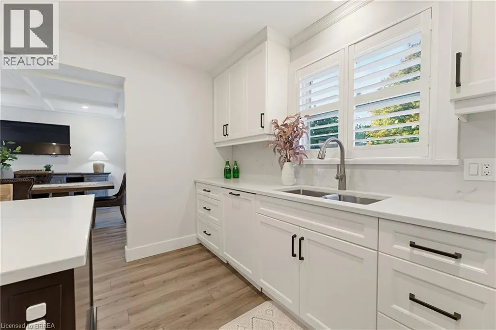 9 RIVERVIEW Drive