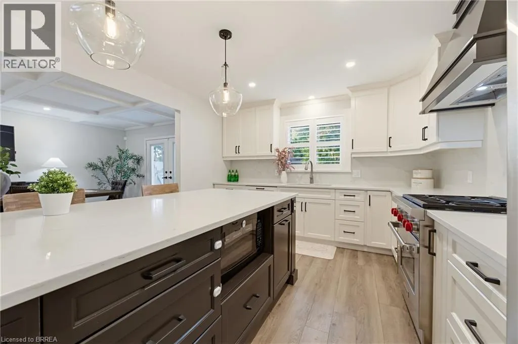 9 RIVERVIEW Drive