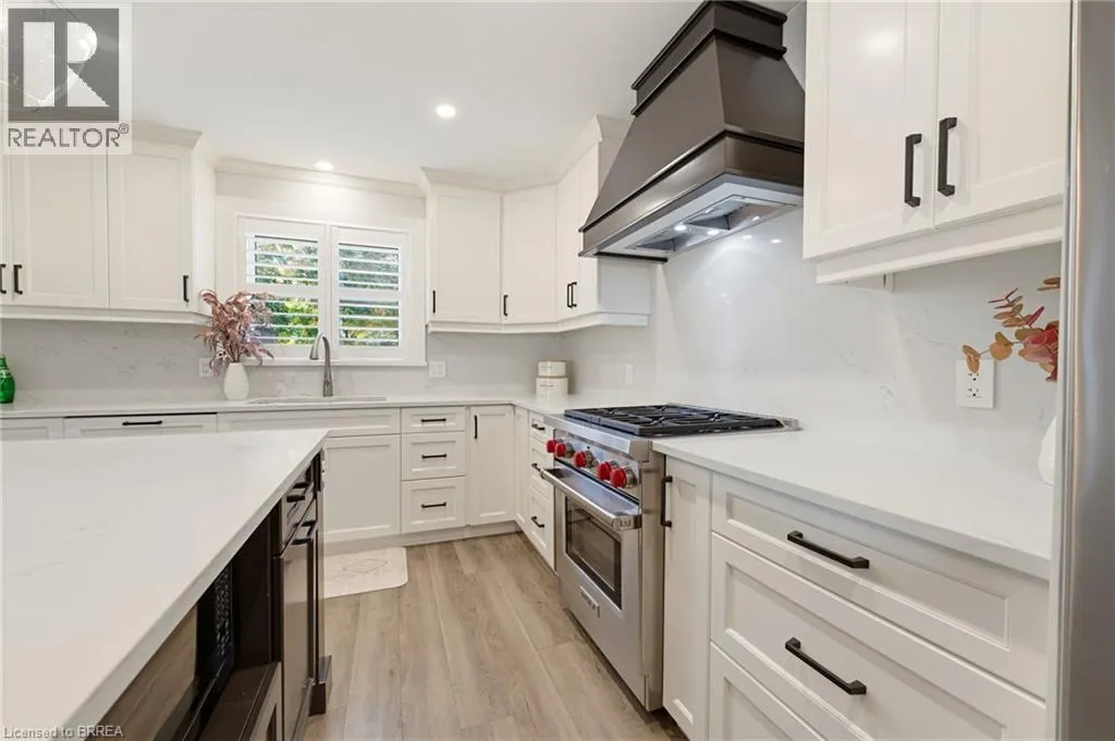 9 RIVERVIEW Drive