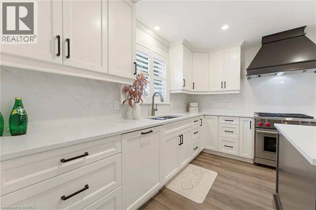 9 RIVERVIEW Drive