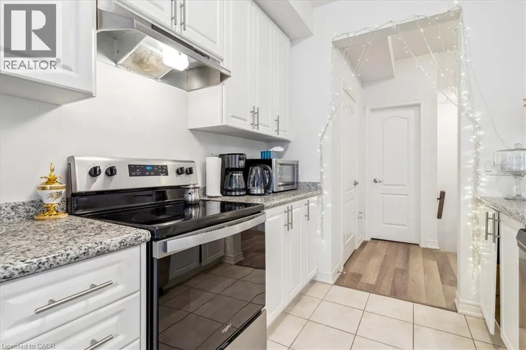 445 BROOKLYN Common