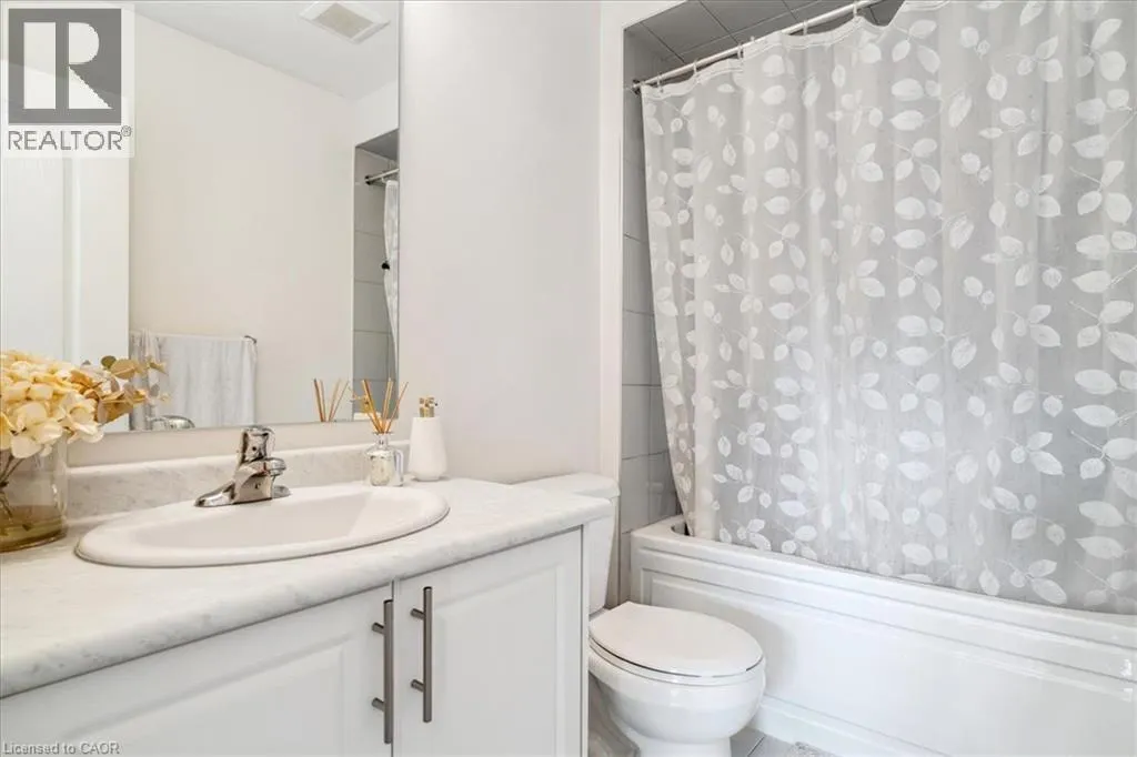 445 BROOKLYN Common