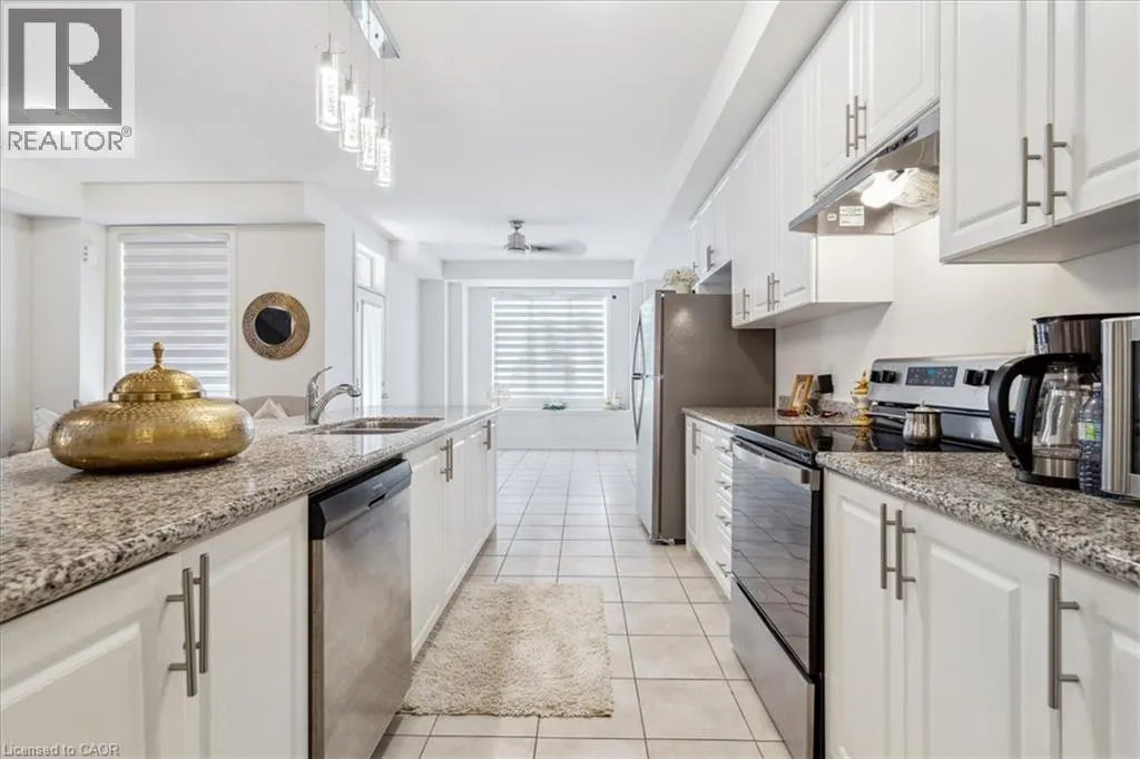 445 BROOKLYN Common