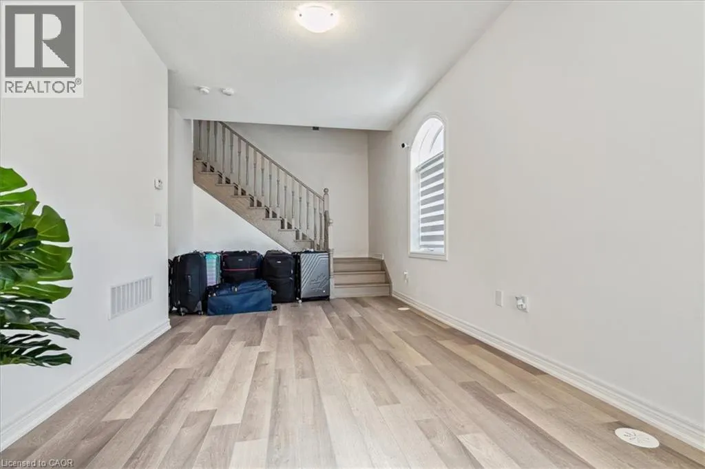 445 BROOKLYN Common