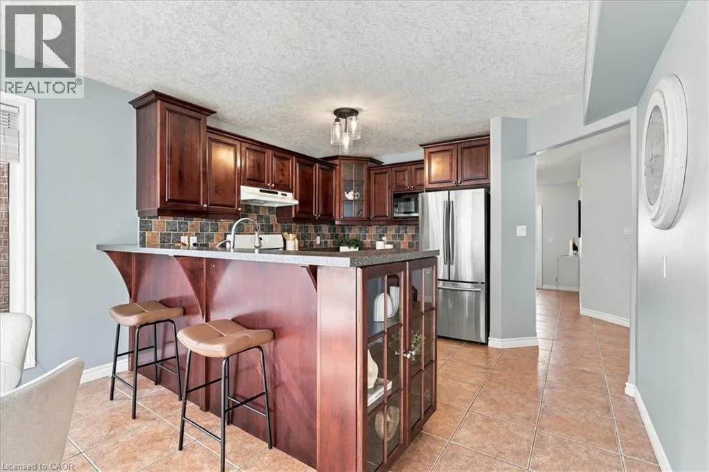 382 MOUNTAIN LAUREL Crescent