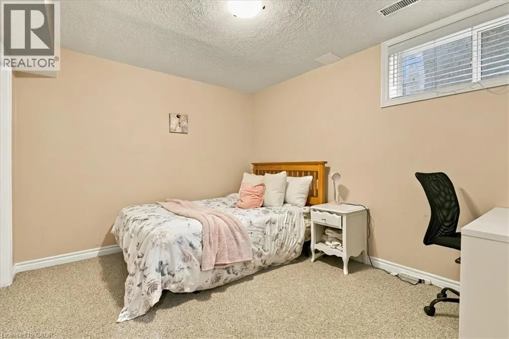 382 MOUNTAIN LAUREL Crescent