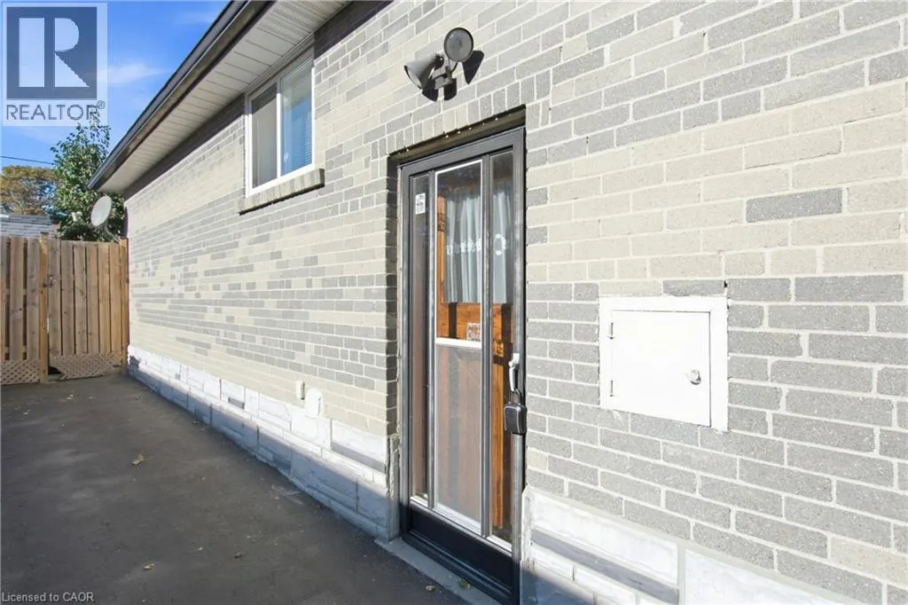 16 AVONDALE Boulevard