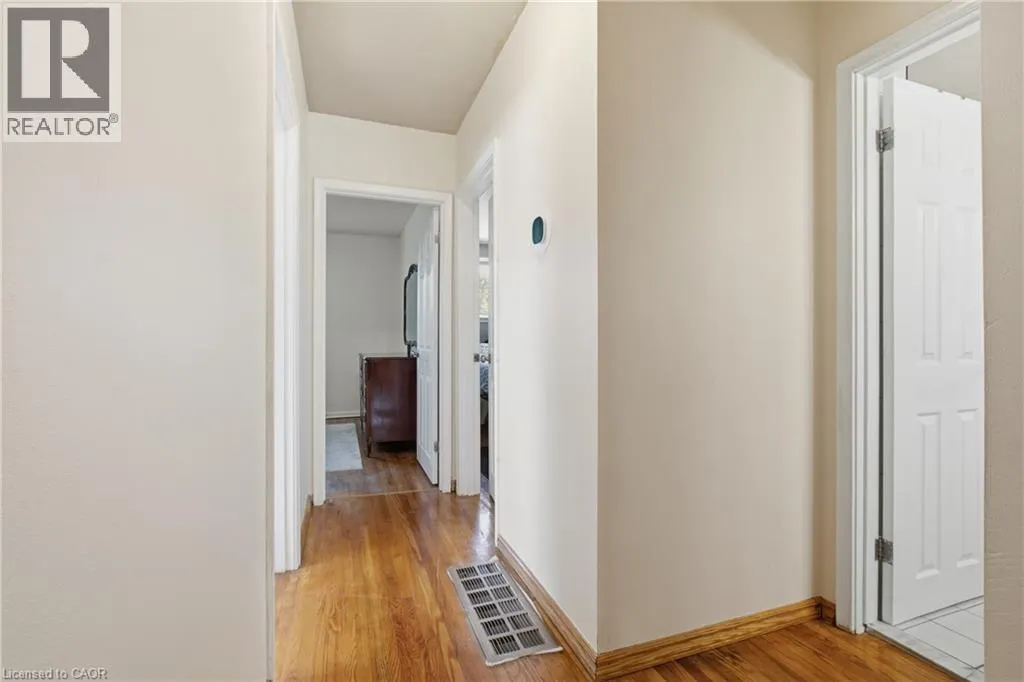16 AVONDALE Boulevard