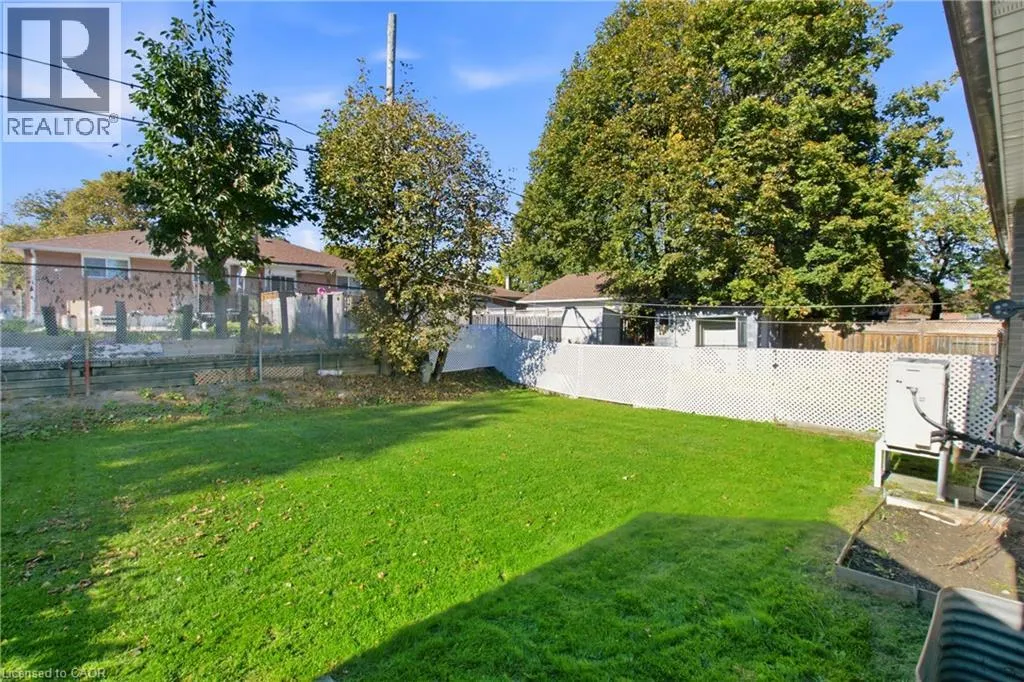 16 AVONDALE Boulevard