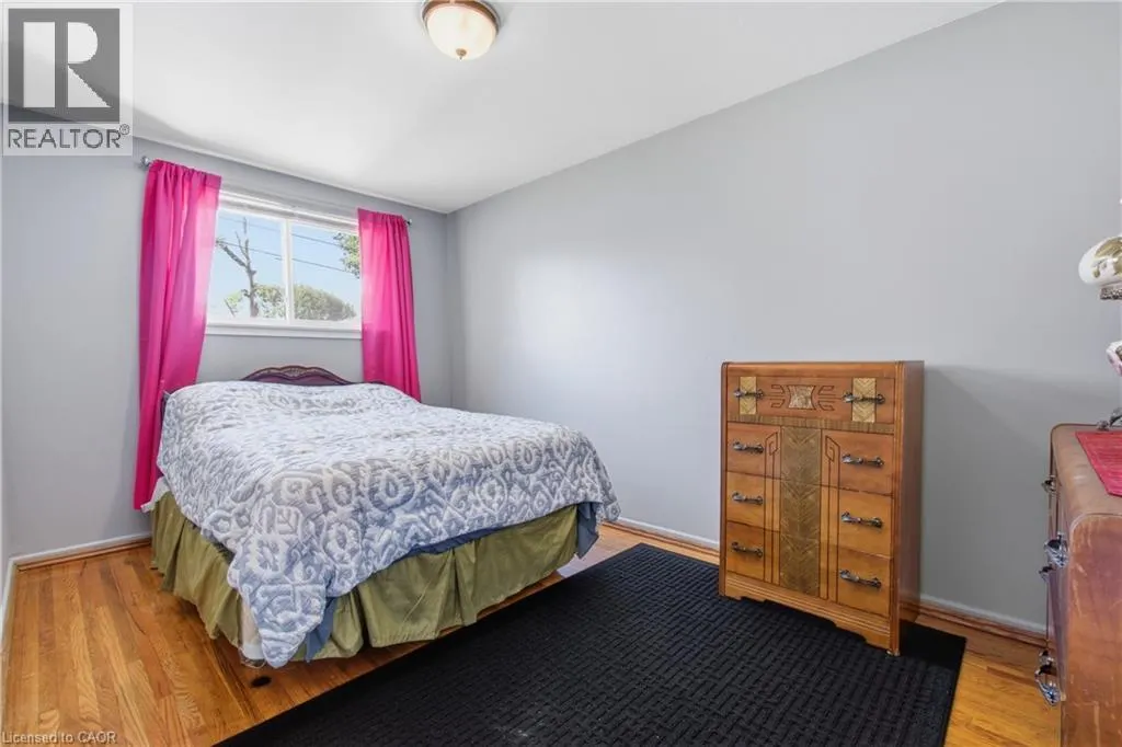 16 AVONDALE Boulevard