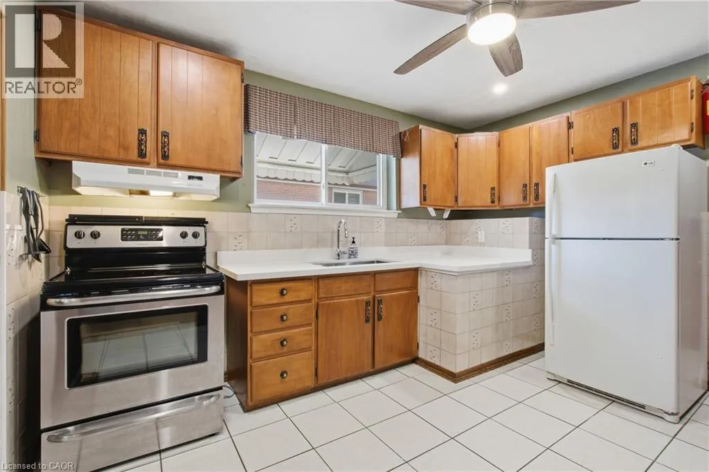 16 AVONDALE Boulevard