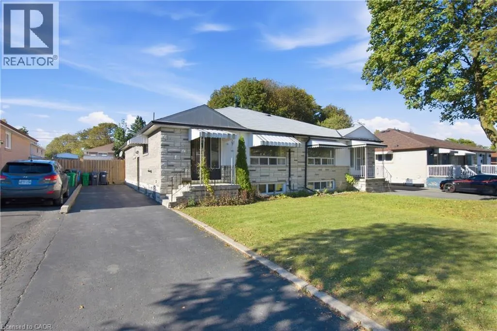 16 AVONDALE Boulevard