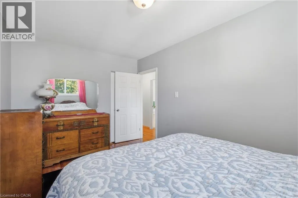 16 AVONDALE Boulevard