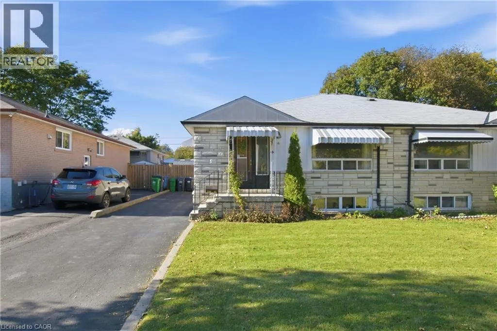 16 AVONDALE Boulevard