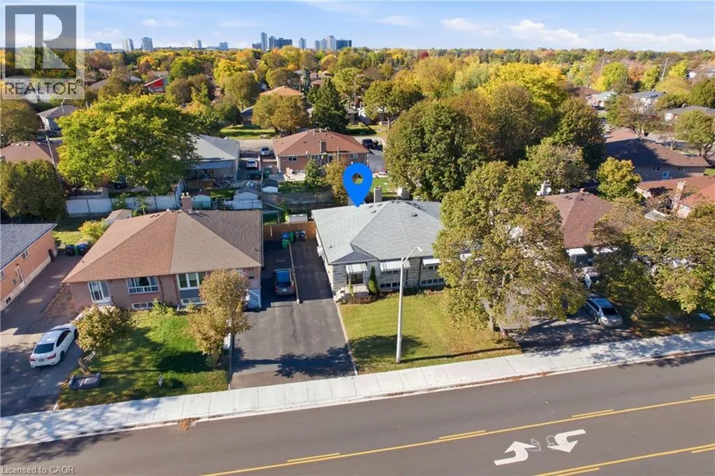 16 AVONDALE Boulevard