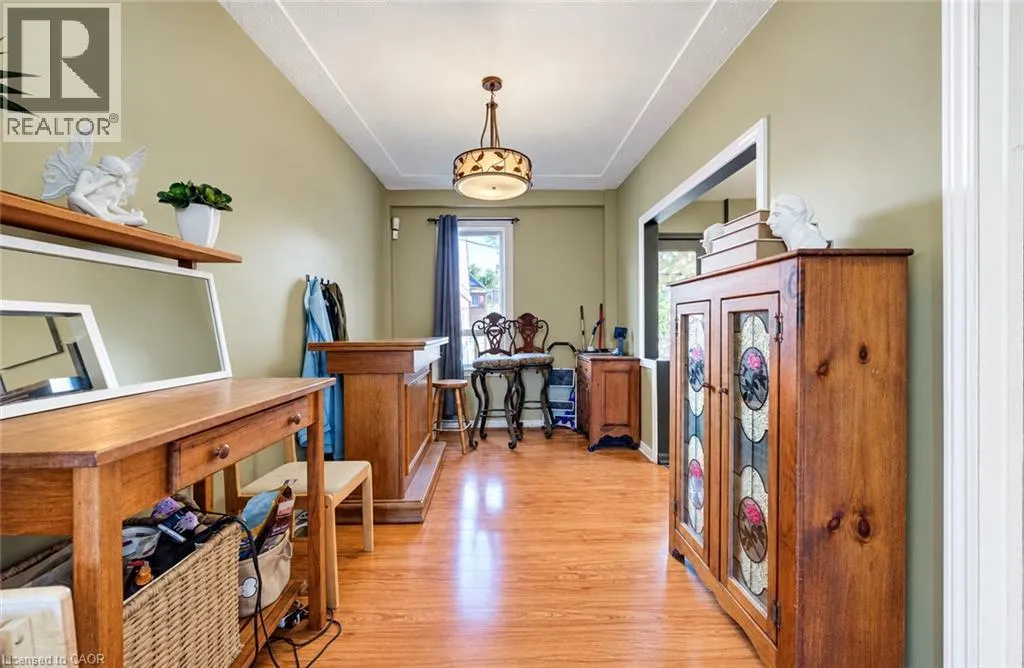 3 CRAIGMILLER Avenue