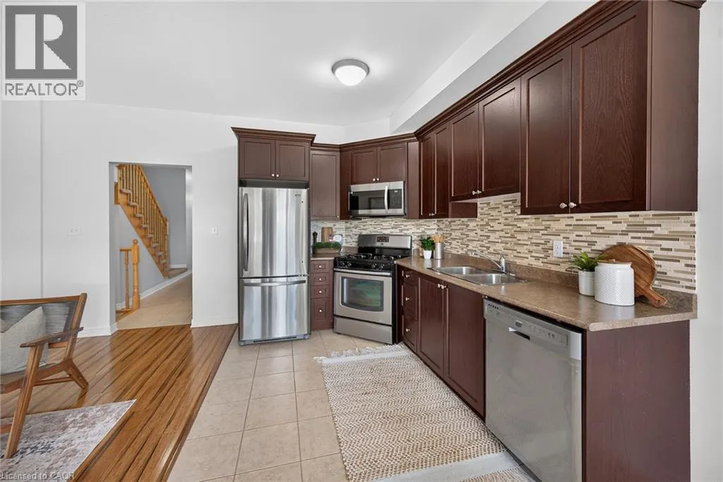 16 BROWVIEW Drive