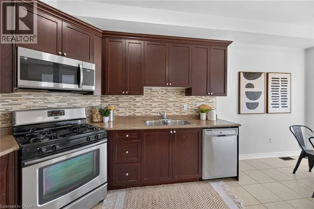 16 BROWVIEW Drive