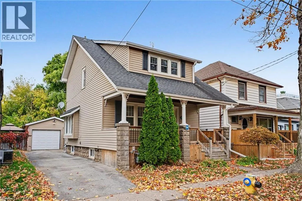 125 E DUFFERIN Street E