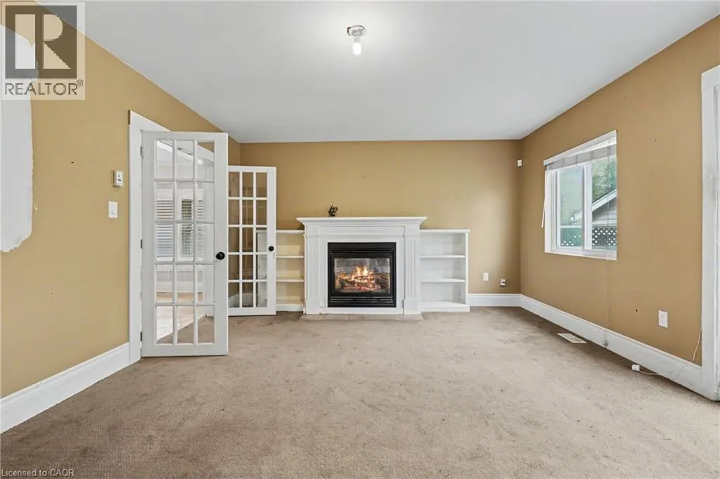125 E DUFFERIN Street E
