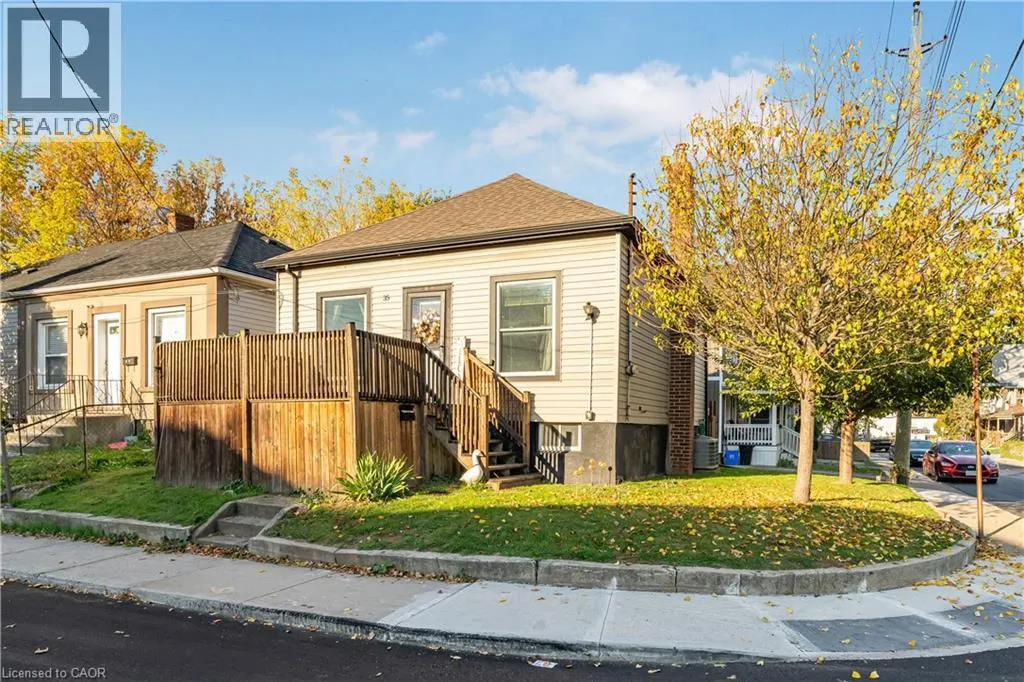 35 DOUGLAS Avenue