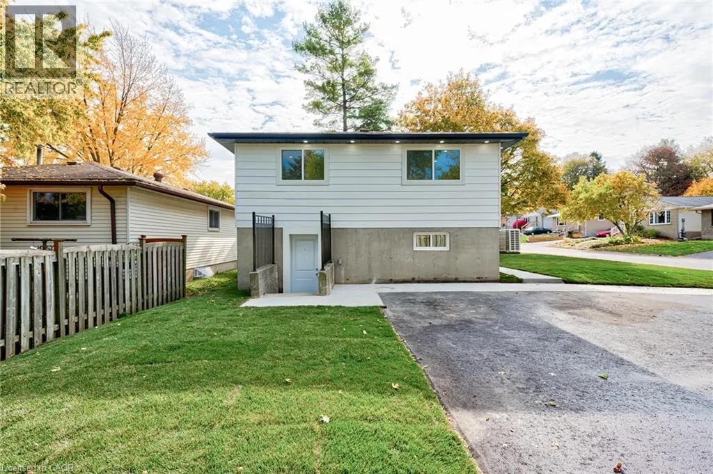 6 HILLSIDE Drive