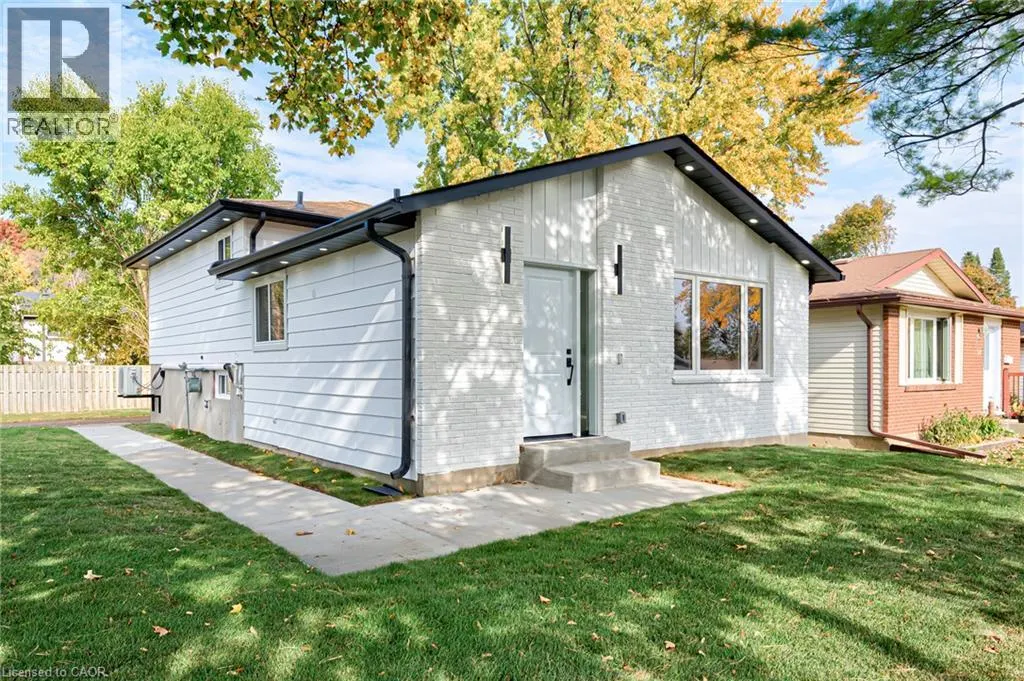 6 HILLSIDE Drive