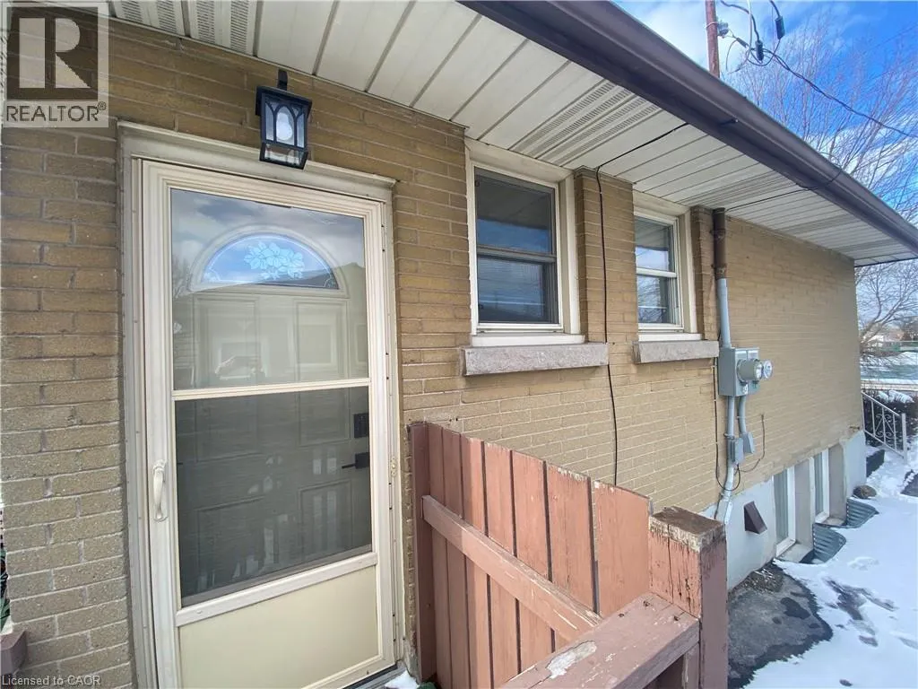 24 SANDALWOOD Avenue Unit# Lower #Lower