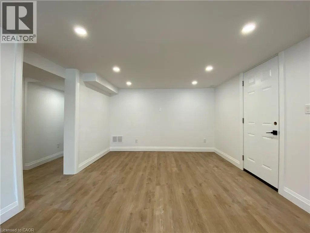 24 SANDALWOOD Avenue Unit# Lower #Lower
