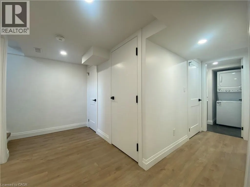 24 SANDALWOOD Avenue Unit# Lower #Lower