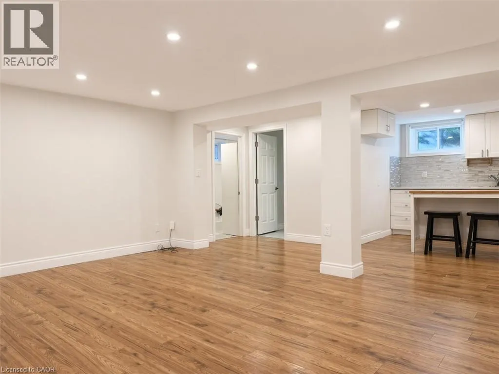 312 UPPER PARADISE Road Unit# Basement #Basement