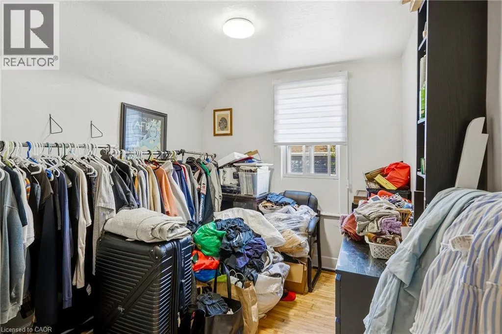 108 ROBINS Avenue