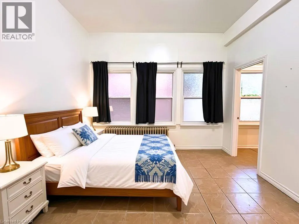 69 SHERMAN Avenue S Unit# 4 #4
