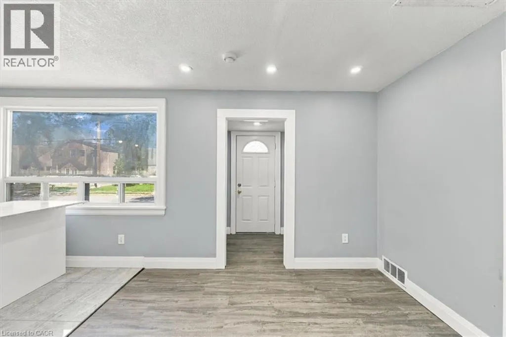 82 NORFOLK Avenue