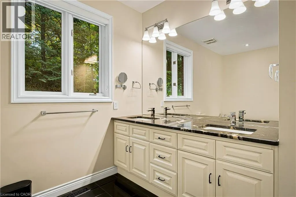 139 OAKLANDS PARK Court