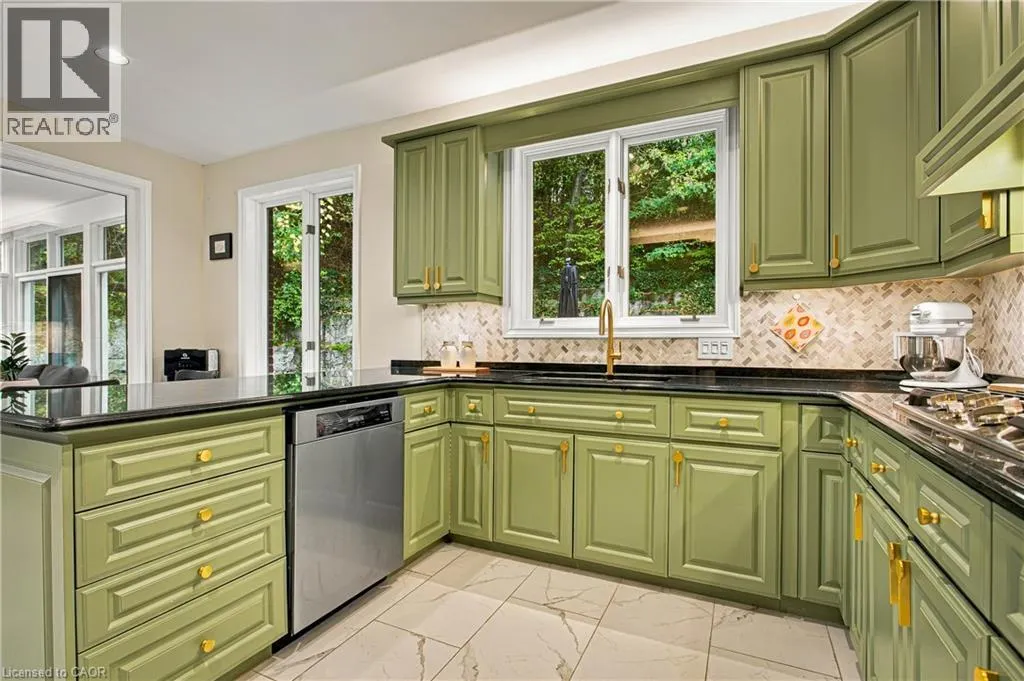 139 OAKLANDS PARK Court