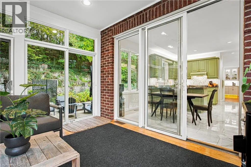 139 OAKLANDS PARK Court