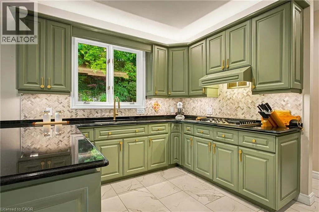139 OAKLANDS PARK Court