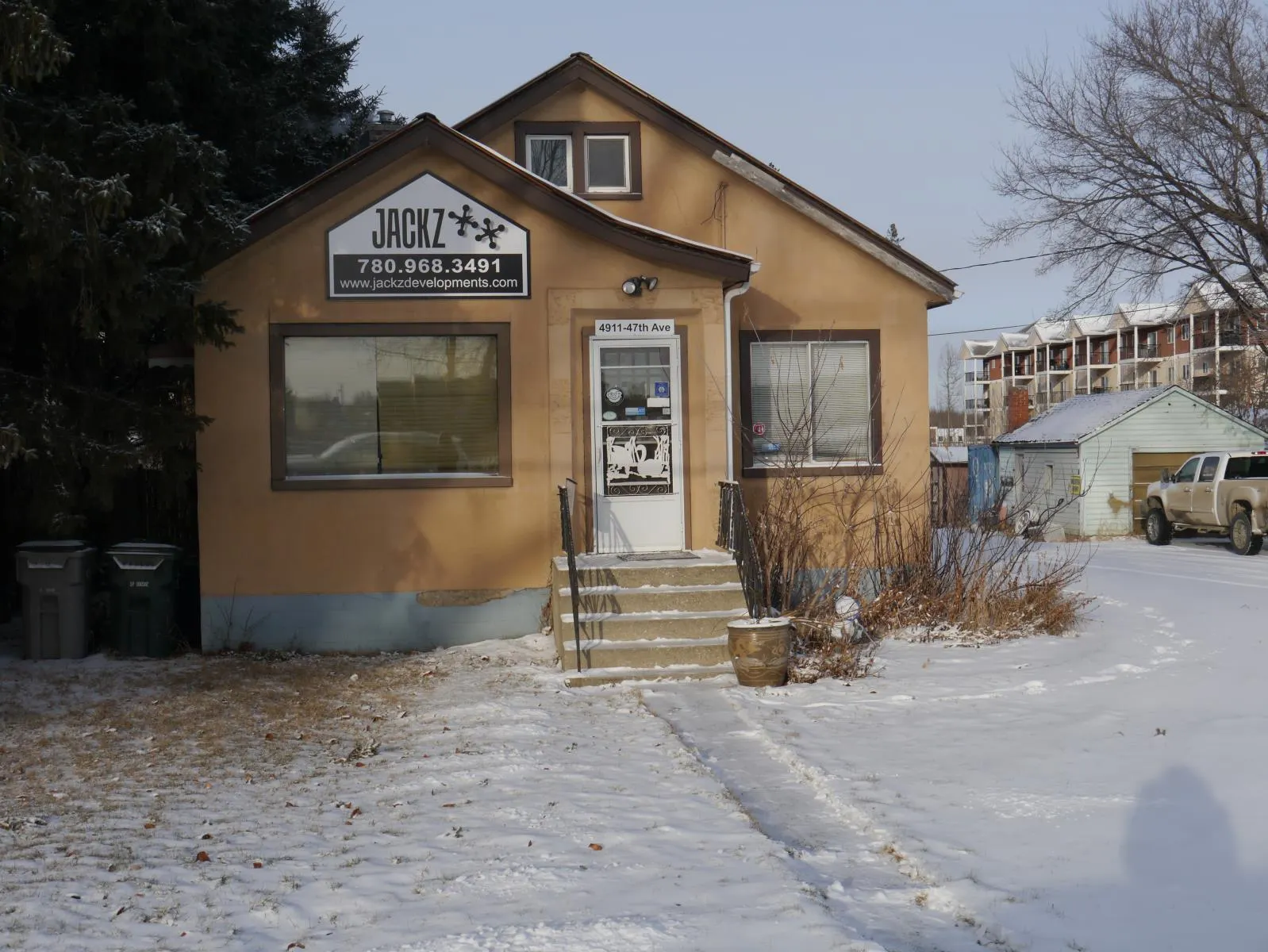 4907 & 4911 47th Avenue