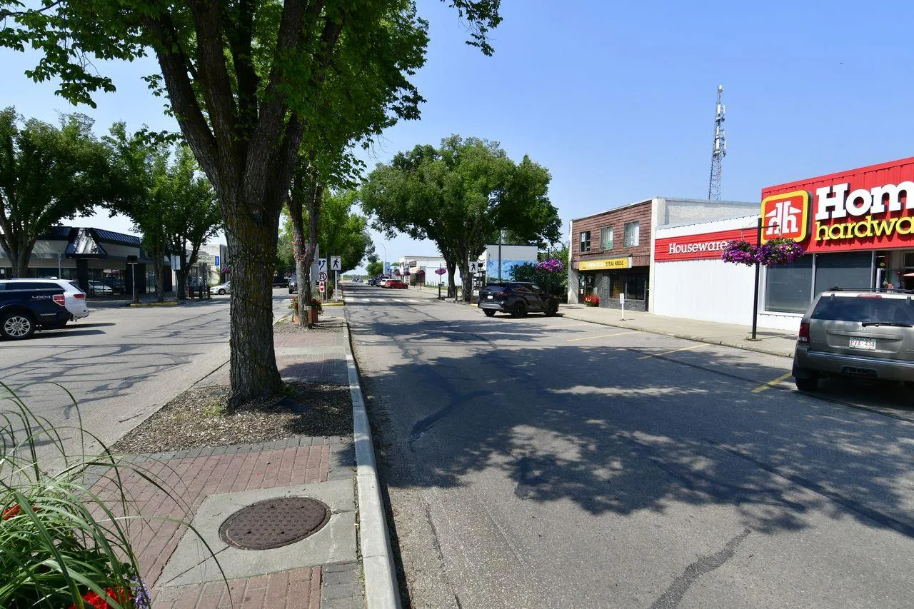 24-26 Athabasca Ave.,T9G 1G2