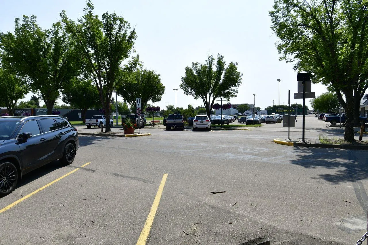 24-26 Athabasca Ave.,T9G 1G2